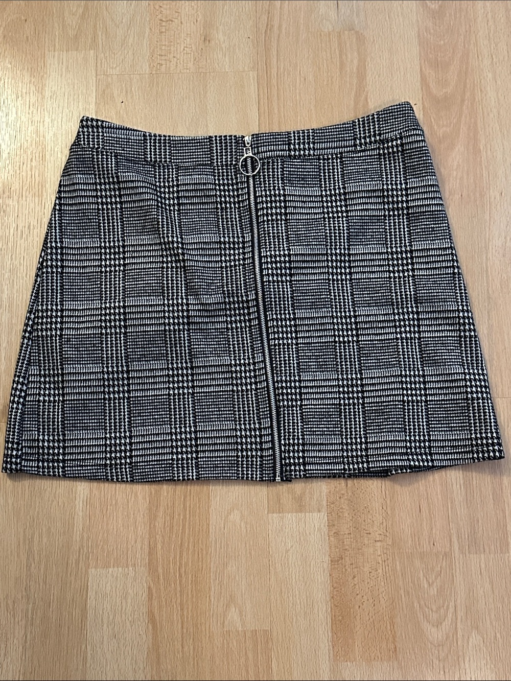 Eye Candy Black & White Mod Glen Plaid Front-Zip Mini Skirt L